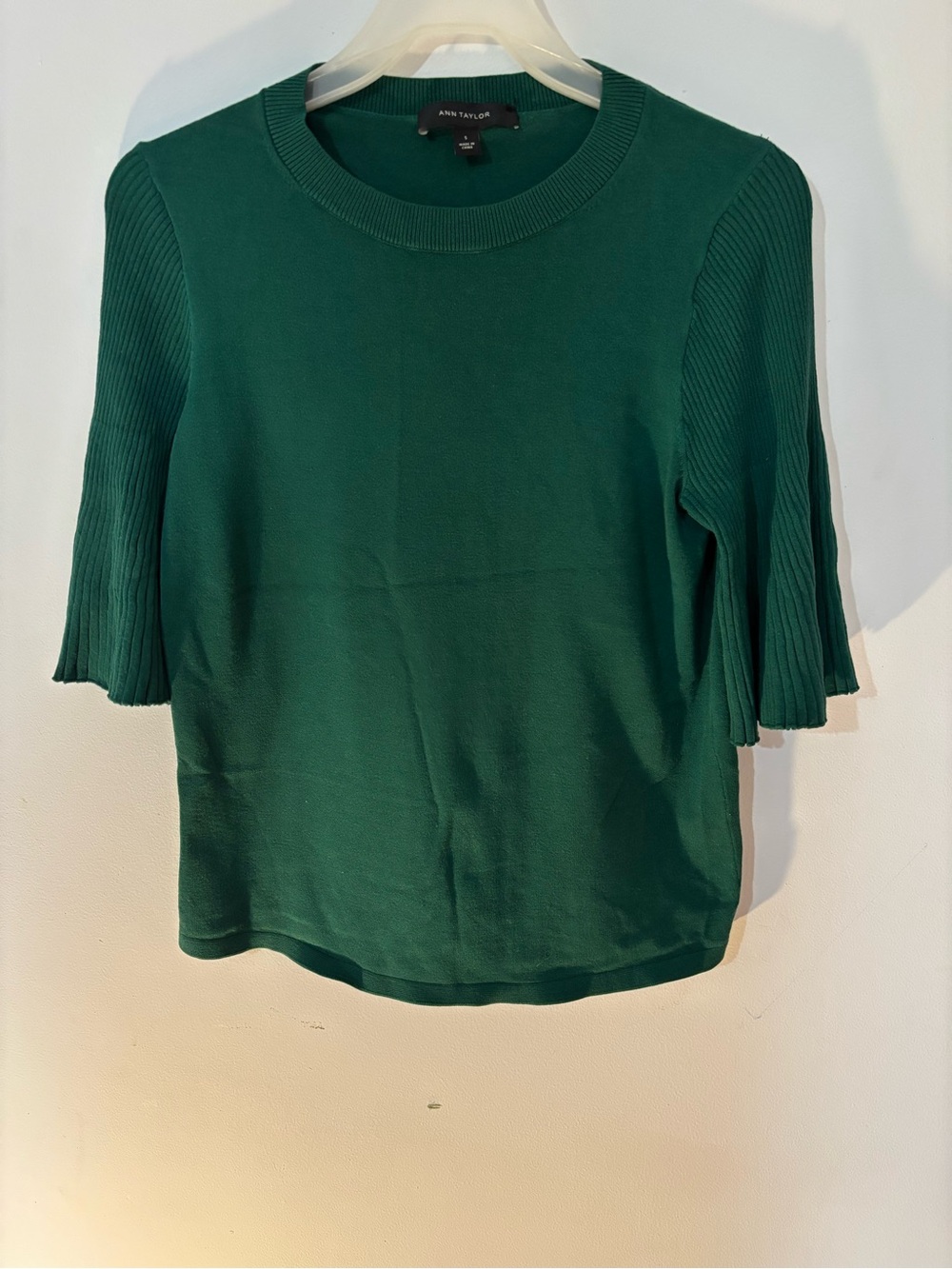 Ann Taylor Emerald Green Ribbed Short Bell Sleeve Knit Top